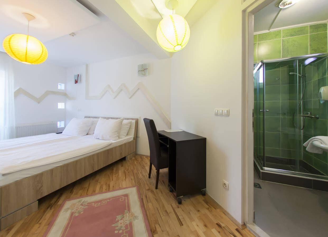 Hostel Hayat SJJ Exteriör bild