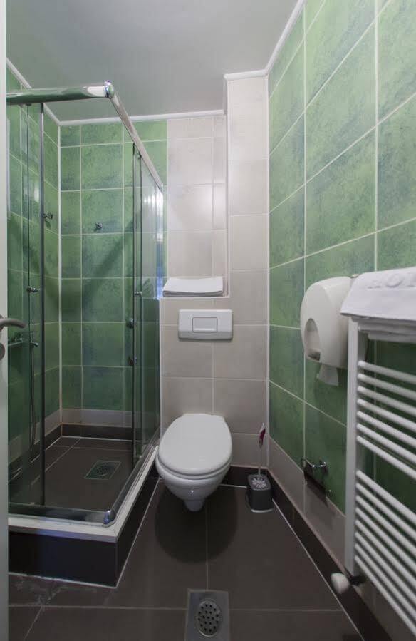 Hostel Hayat SJJ Exteriör bild
