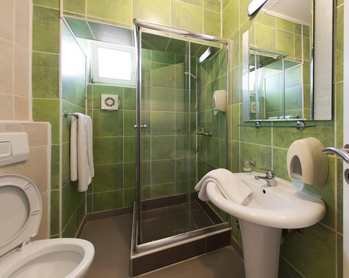 Hostel Hayat SJJ Exteriör bild