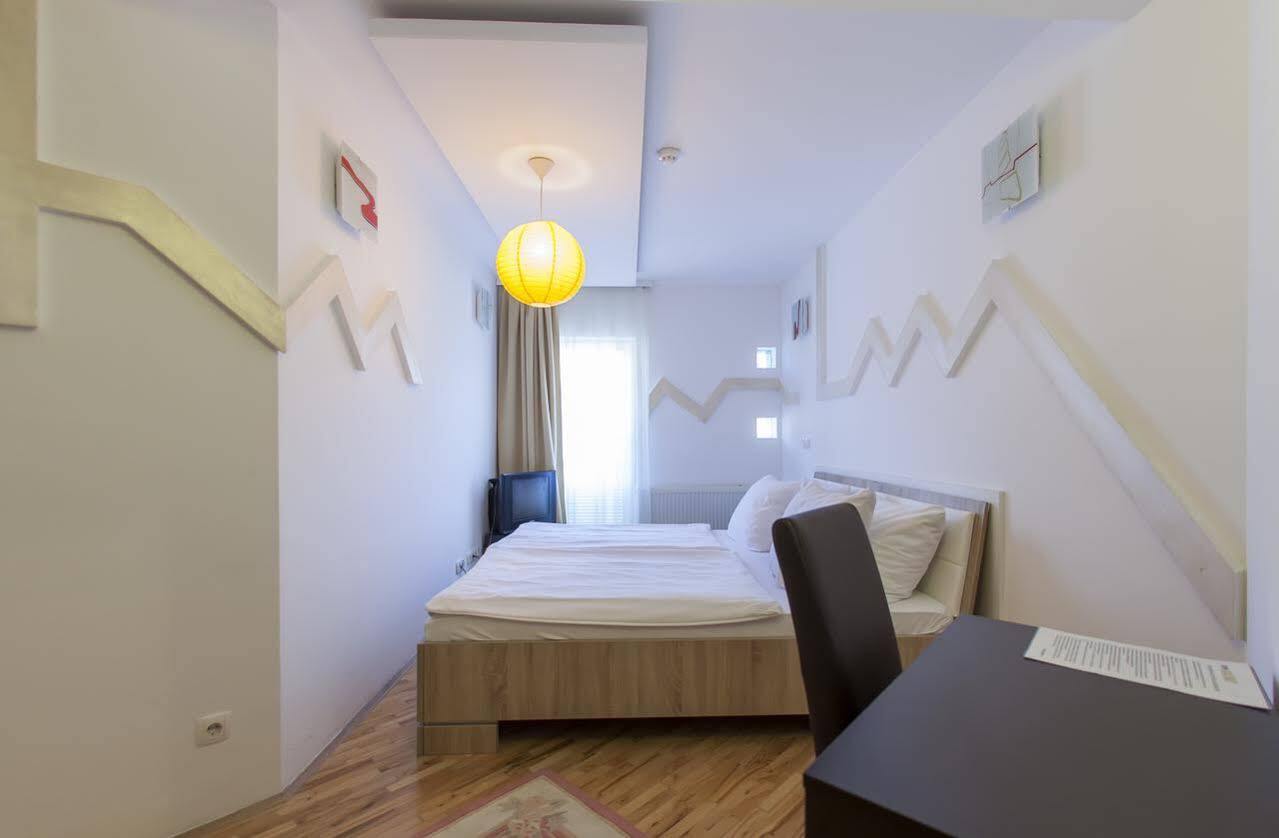 Hostel Hayat SJJ Exteriör bild