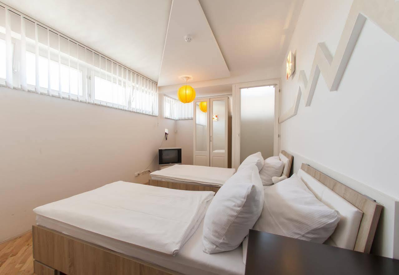 Hostel Hayat SJJ Exteriör bild