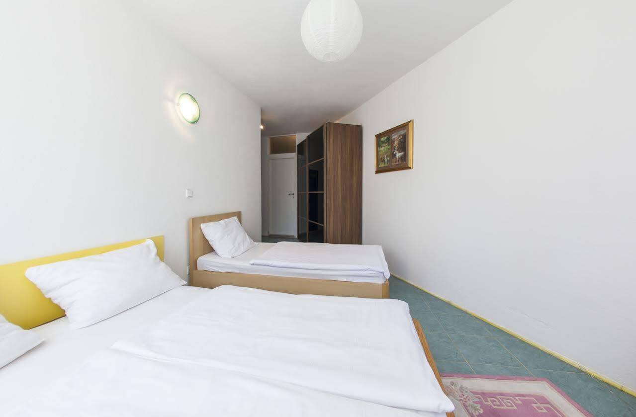 Hostel Hayat SJJ Exteriör bild