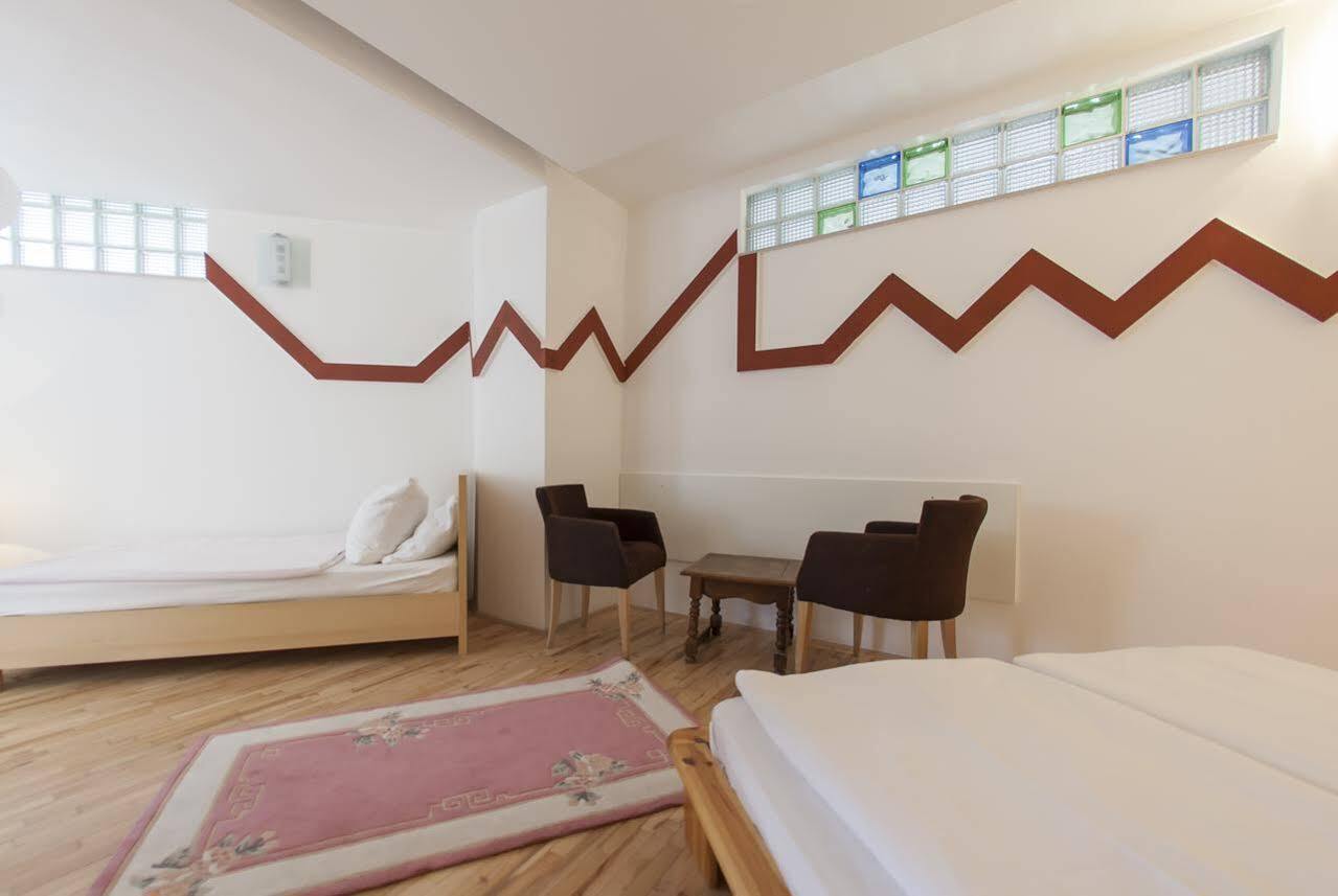 Hostel Hayat SJJ Exteriör bild