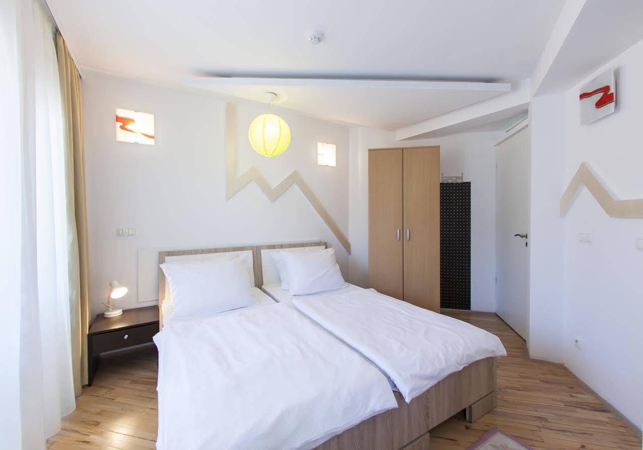 Hostel Hayat SJJ Exteriör bild